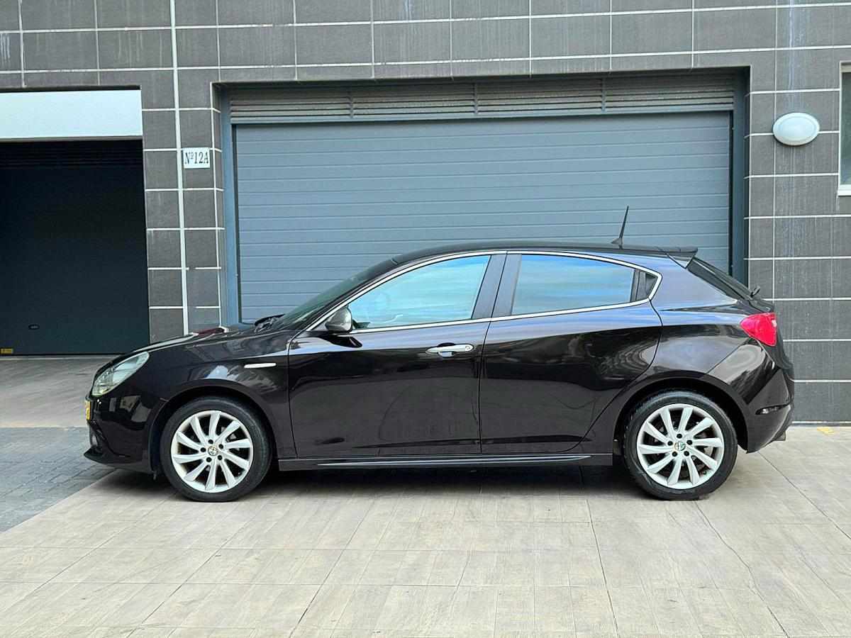 alfa-romeo-giulietta-1-6-jtdm-16v-2014-diesel-1598cc