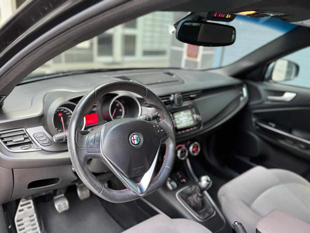 alfa-romeo-giulietta-1-6-jtdm-16v-2014-diesel-1598cc