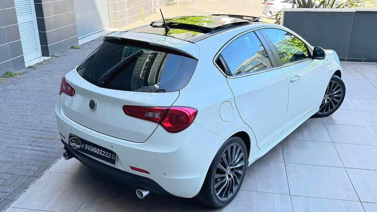alfa-romeo-giulietta-1-75-tbi-2011-gasolina-1742cc