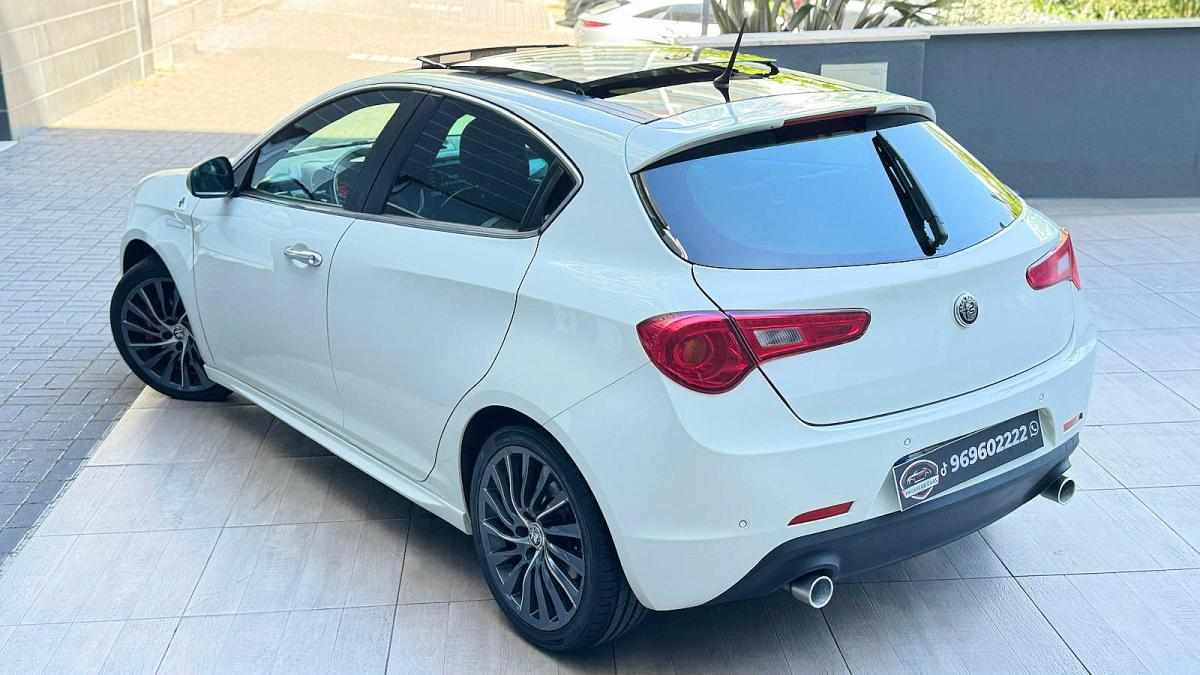 alfa-romeo-giulietta-1-75-tbi-2011-gasolina-1742cc