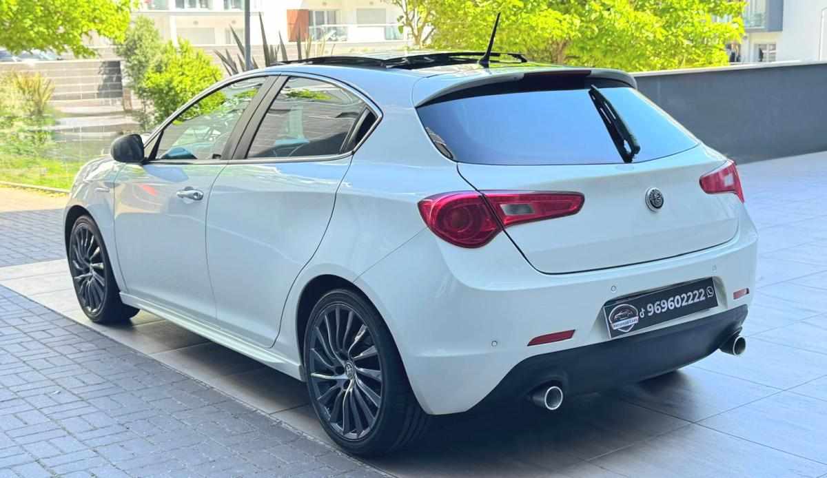 alfa-romeo-giulietta-1-75-tbi-2011-gasolina-1742cc