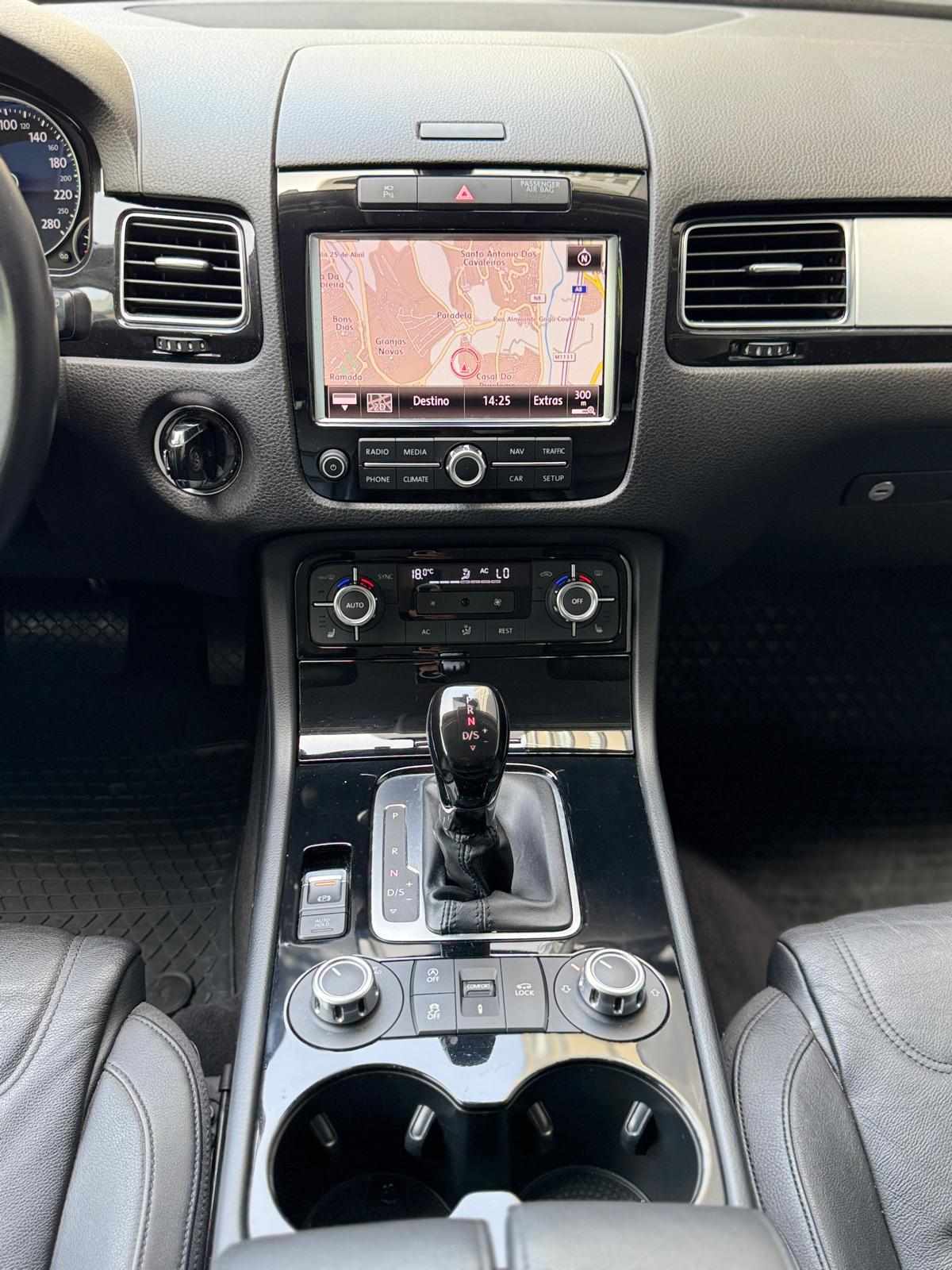 volkswagen-touareg-3-0-tdi-v6-bluemotion-4motion-2012-diesel-2967cc