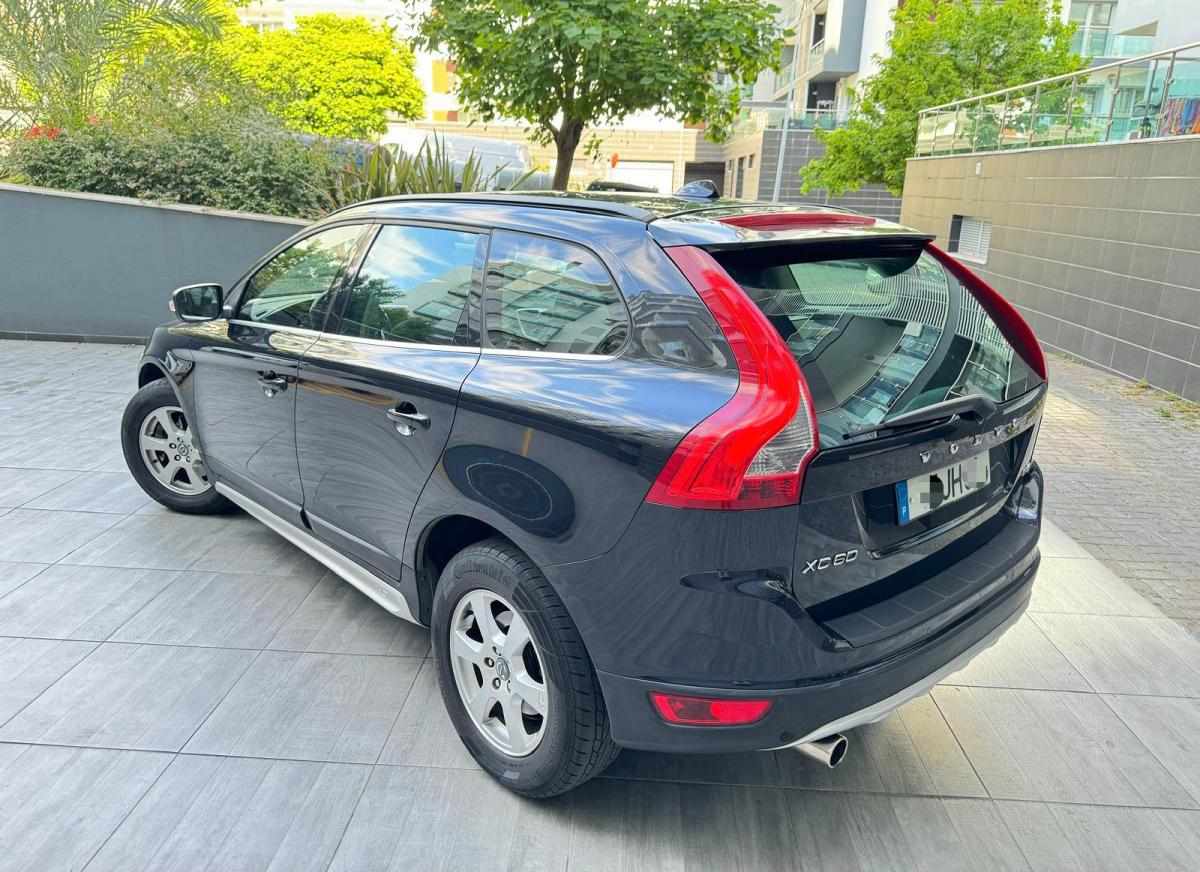 volvo-xc60-2-4d-awd-2010-diesel-2401cc
