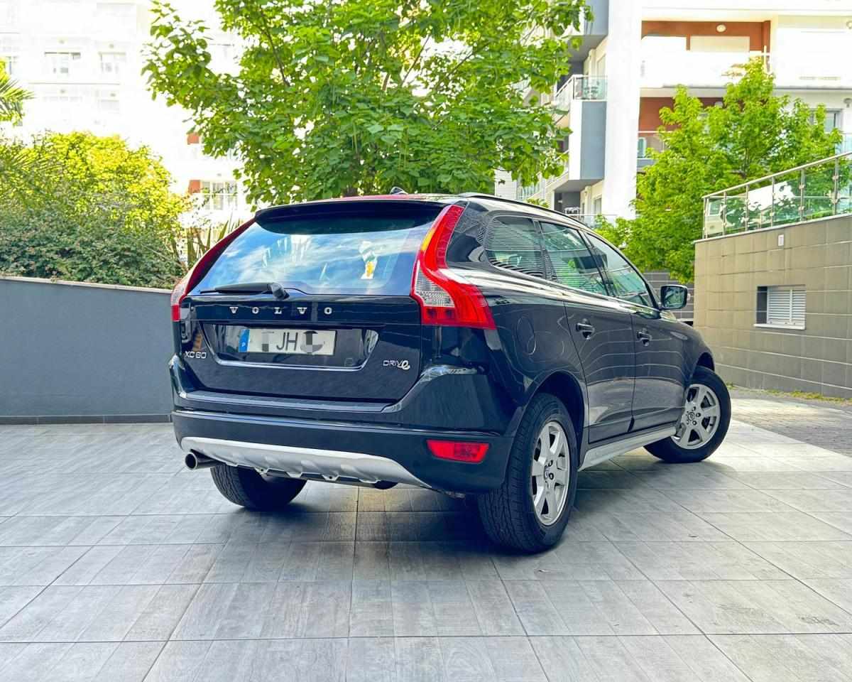 volvo-xc60-2-4d-awd-2010-diesel-2401cc