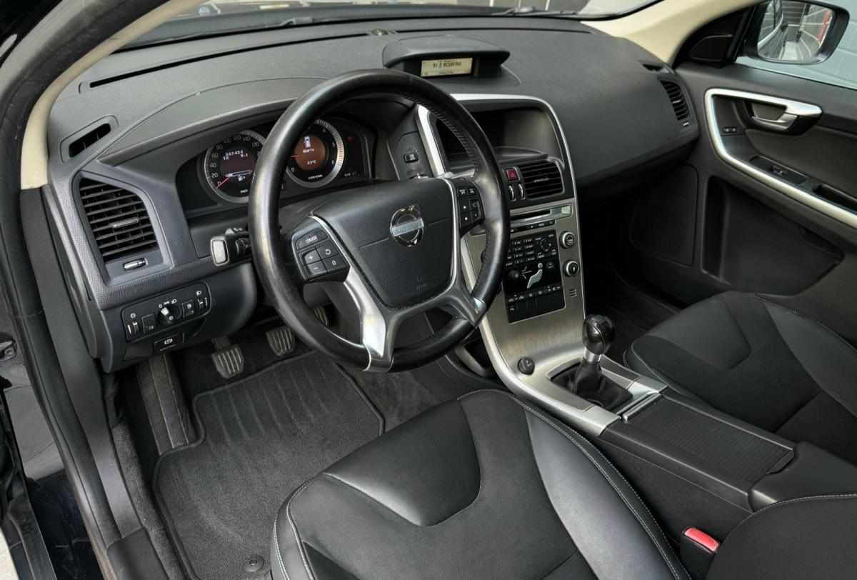 volvo-xc60-2-4d-awd-2010-diesel-2401cc