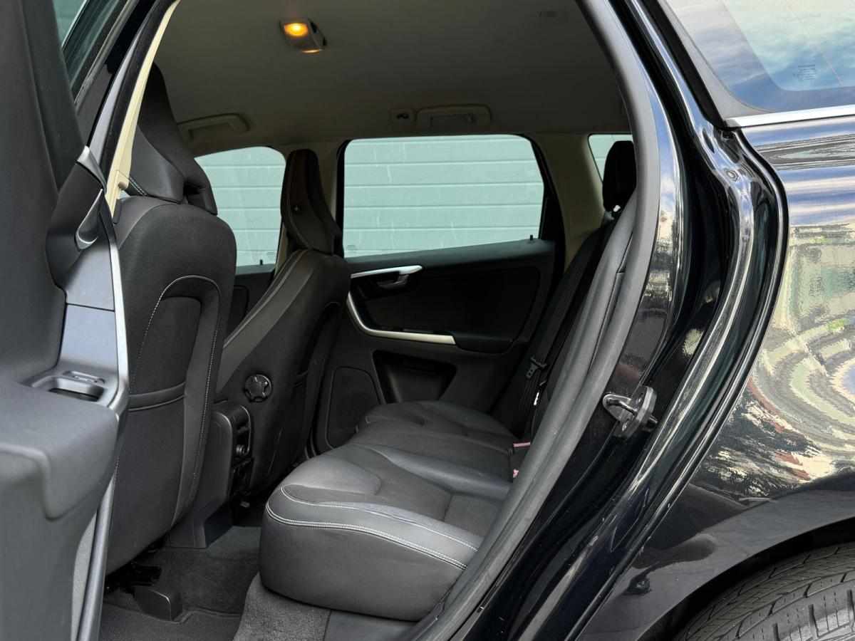 volvo-xc60-2-4d-awd-2010-diesel-2401cc