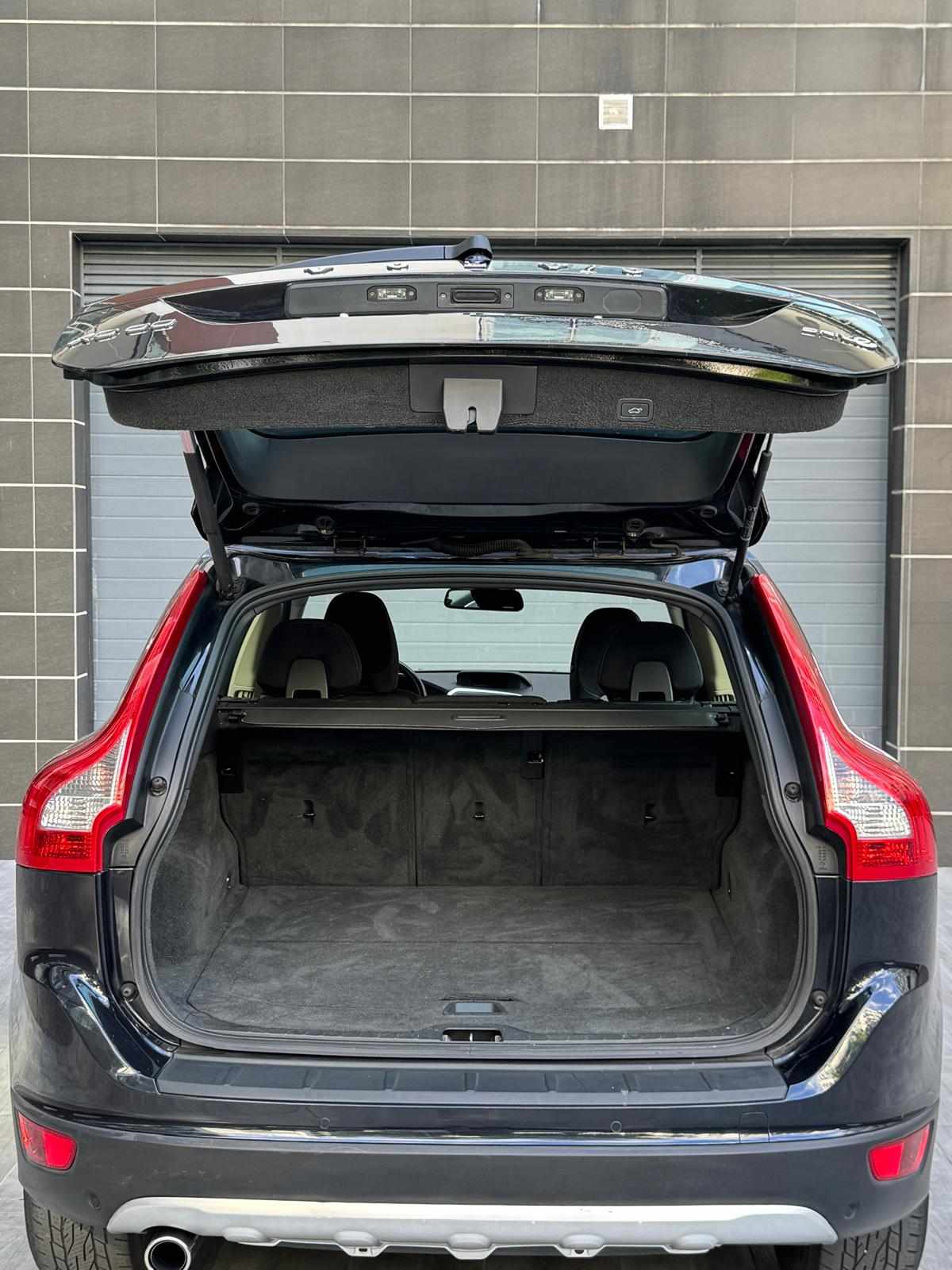 volvo-xc60-2-4d-awd-2010-diesel-2401cc