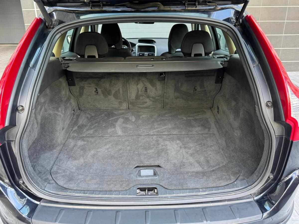 volvo-xc60-2-4d-awd-2010-diesel-2401cc