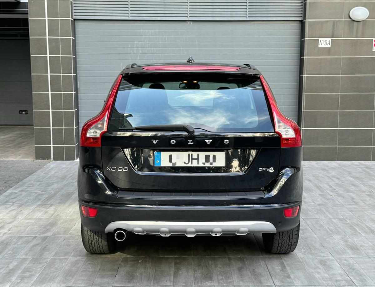 volvo-xc60-2-4d-awd-2010-diesel-2401cc