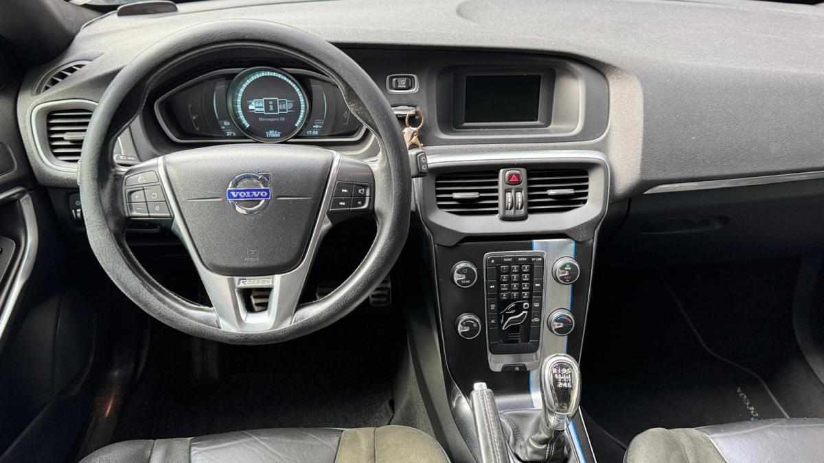volvo-v40-1-6-d2-2014-diesel-1560cc