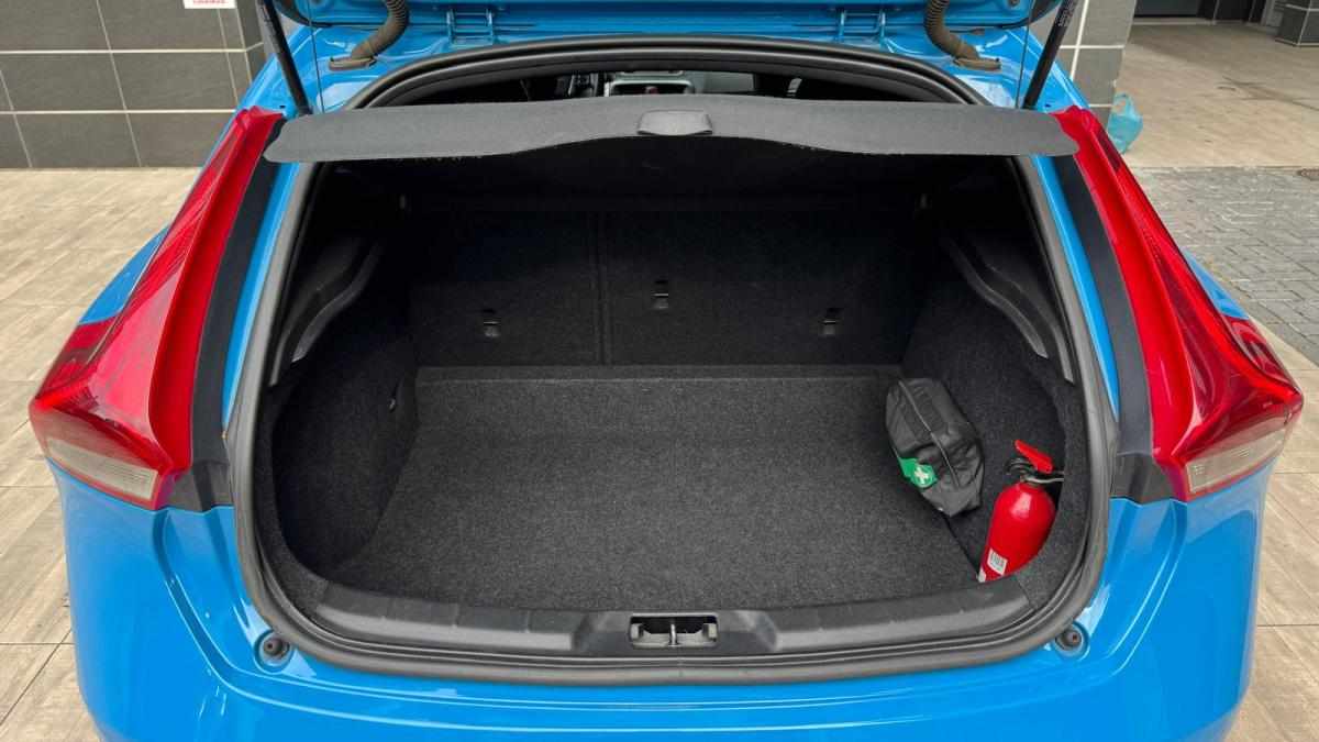 volvo-v40-1-6-d2-2014-diesel-1560cc