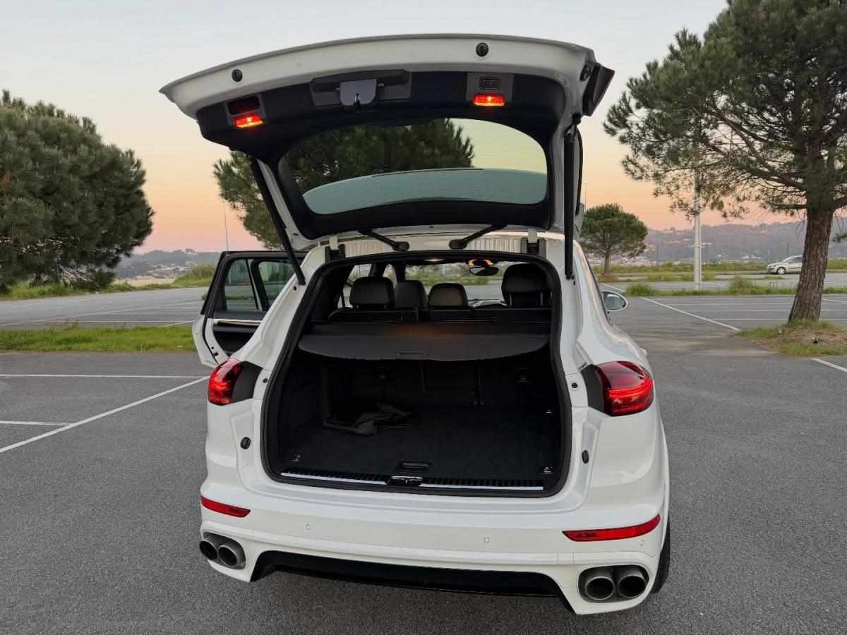 porsche-cayenne-s-3-0-v6-e-hybrid-2015-gasolina-2995cc