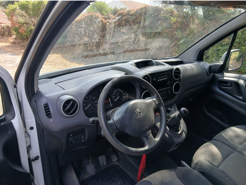 peugeot-partner-1-6-75cv-2018-diesel-1560cc