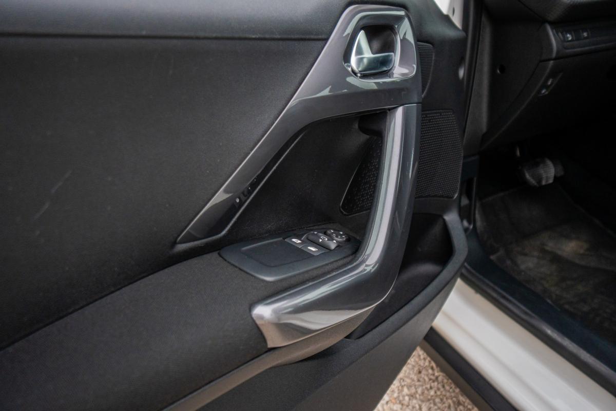 peugeot-2008-2018-gasolina-1199cc
