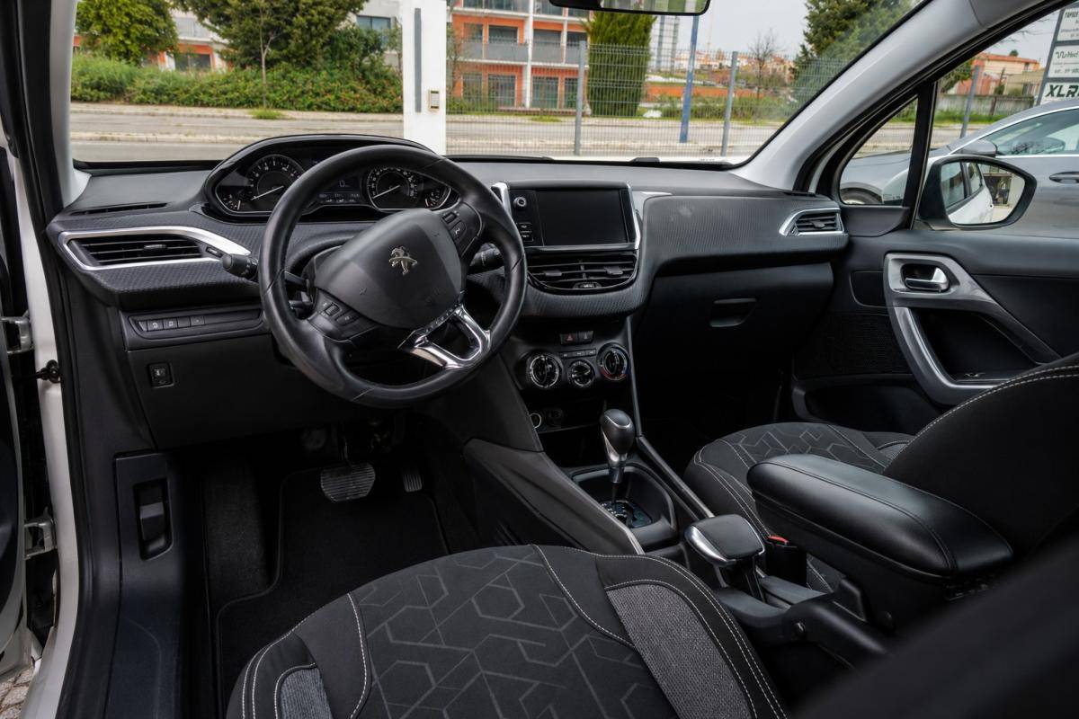 peugeot-2008-2018-gasolina-1199cc