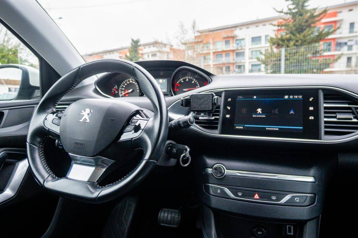 peugeot-2008-2018-gasolina-1199cc