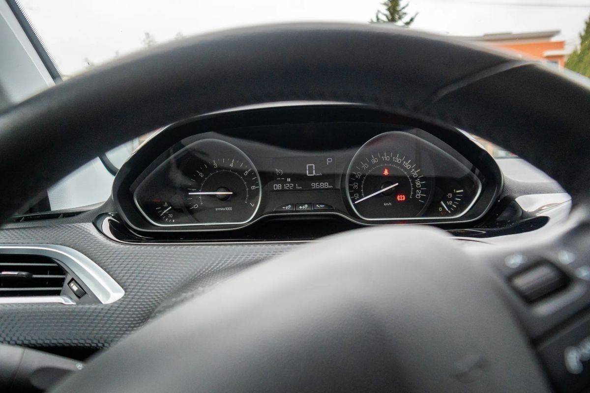 peugeot-2008-2018-gasolina-1199cc