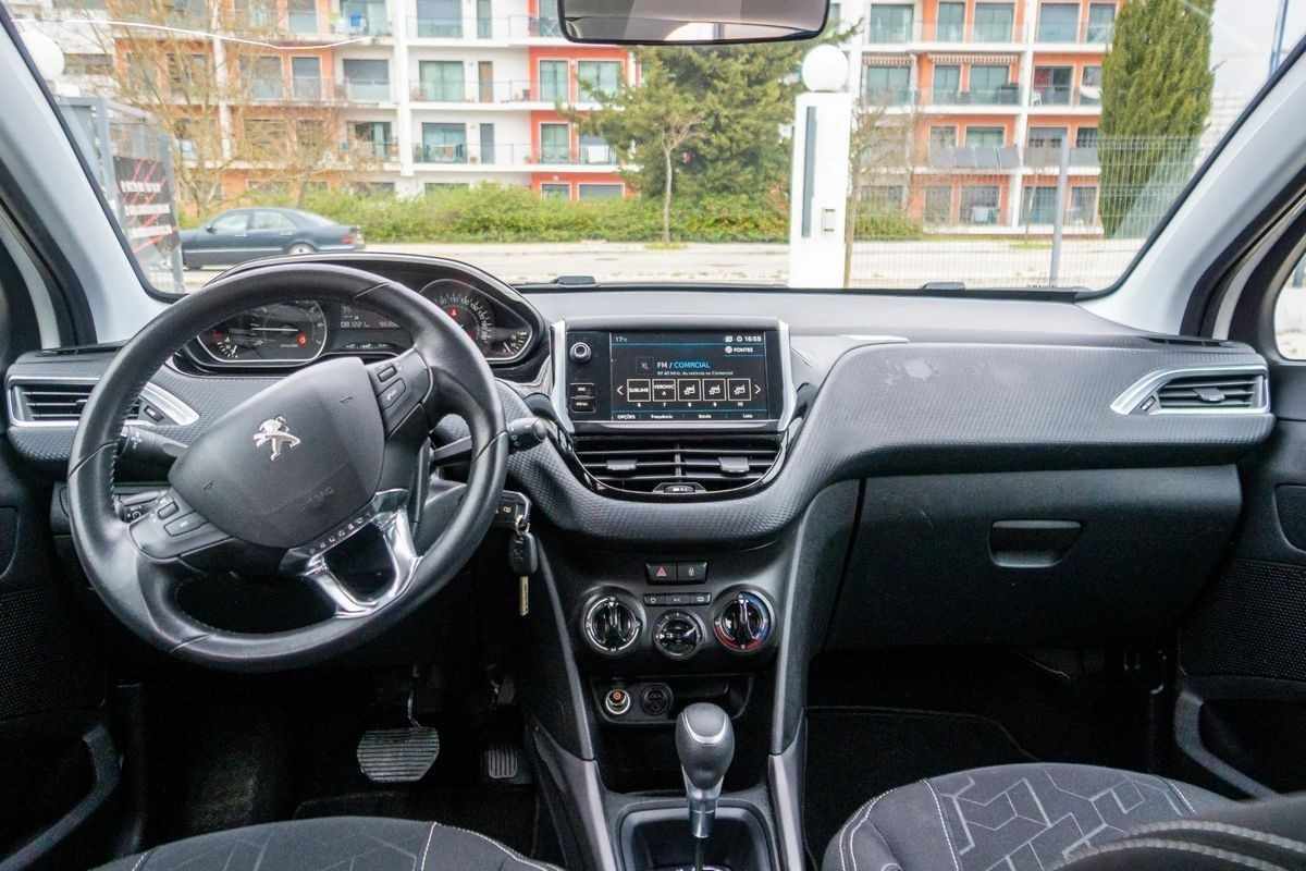 peugeot-2008-2018-gasolina-1199cc
