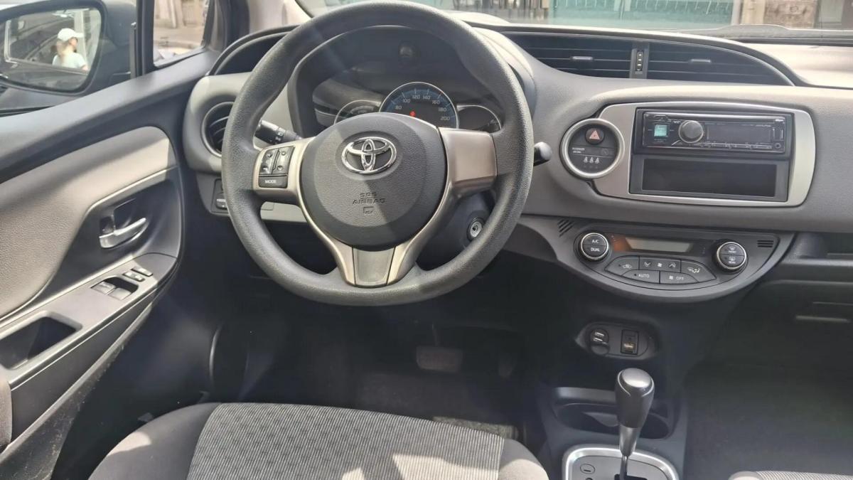 toyota-yaris-2015-hibrido-a-gasolina-1497cc