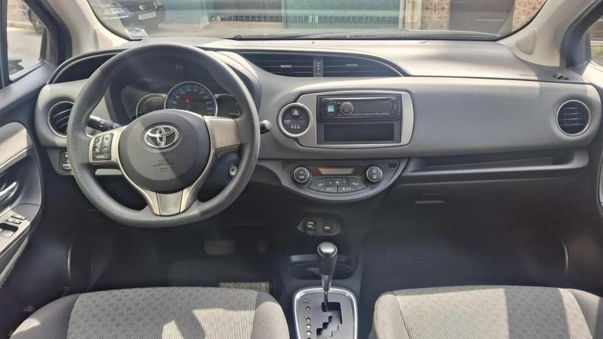 toyota-yaris-2015-hibrido-a-gasolina-1497cc