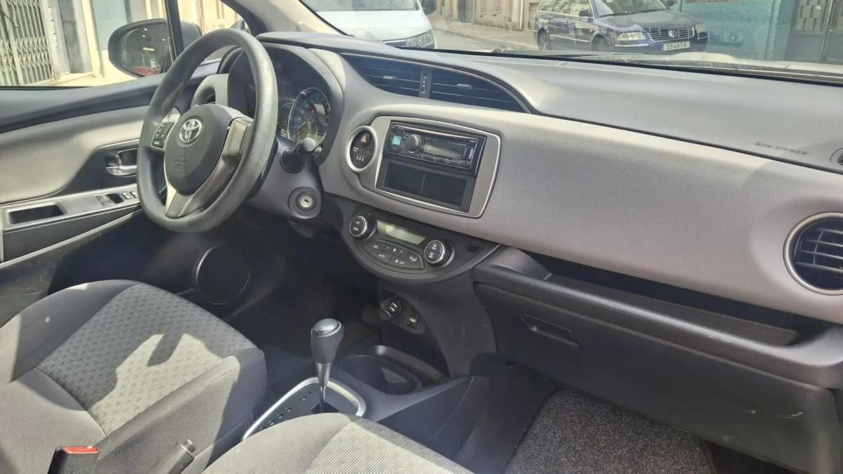 toyota-yaris-2015-hibrido-a-gasolina-1497cc