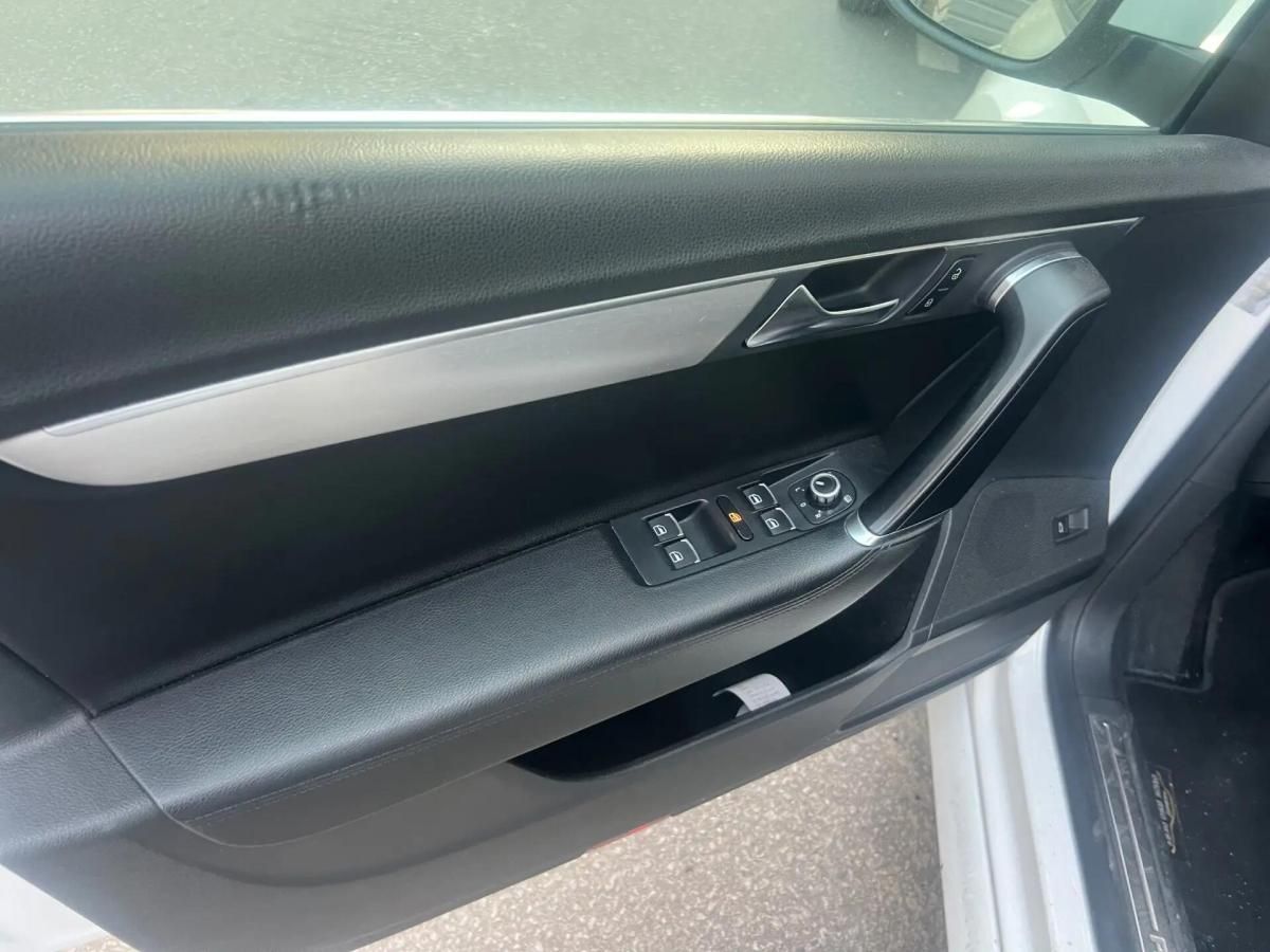 volkswagen-passat-variant-2011-diesel-1968cc