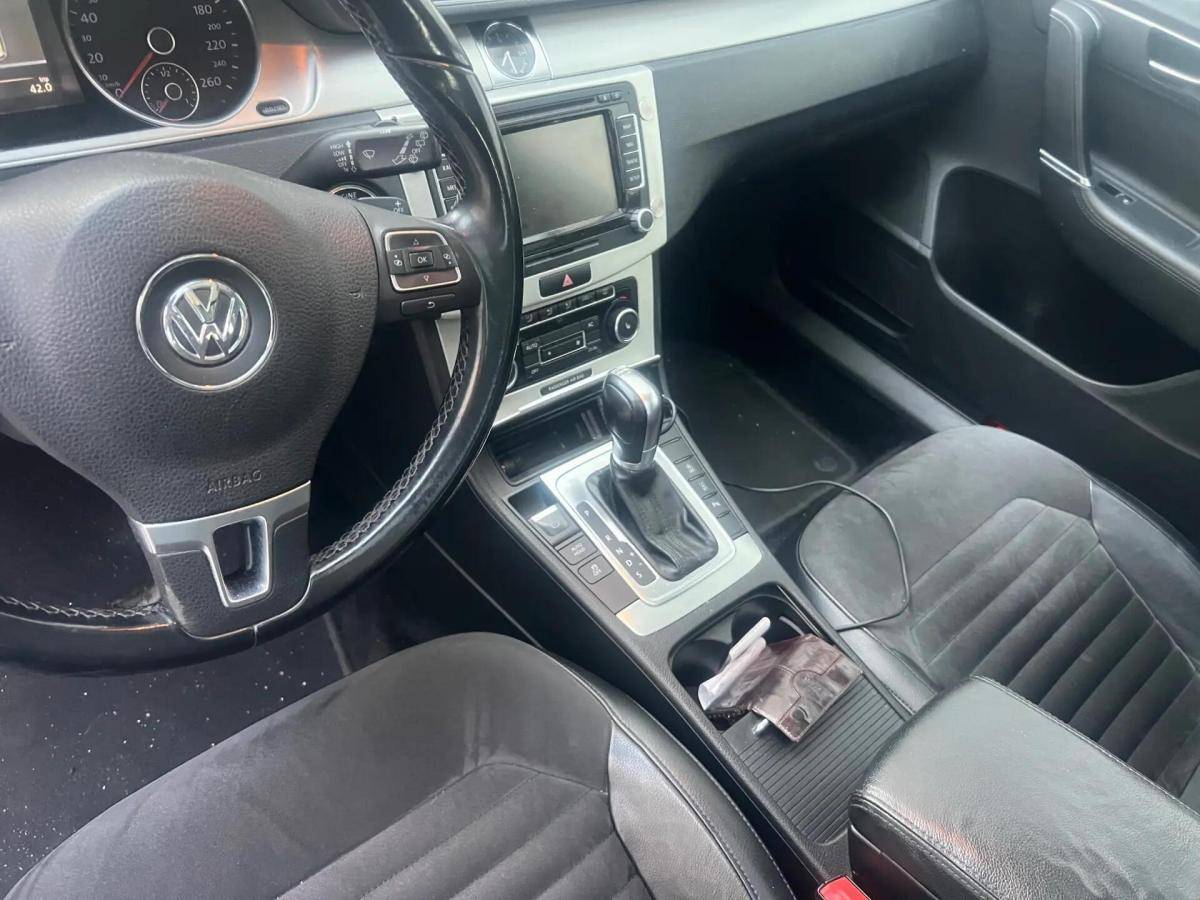 volkswagen-passat-variant-2011-diesel-1968cc