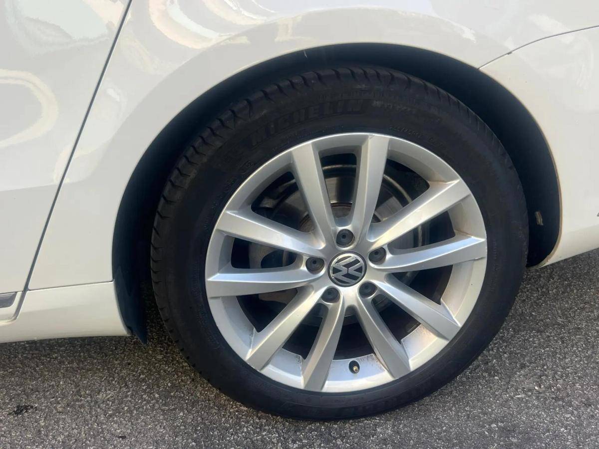 volkswagen-passat-variant-2011-diesel-1968cc