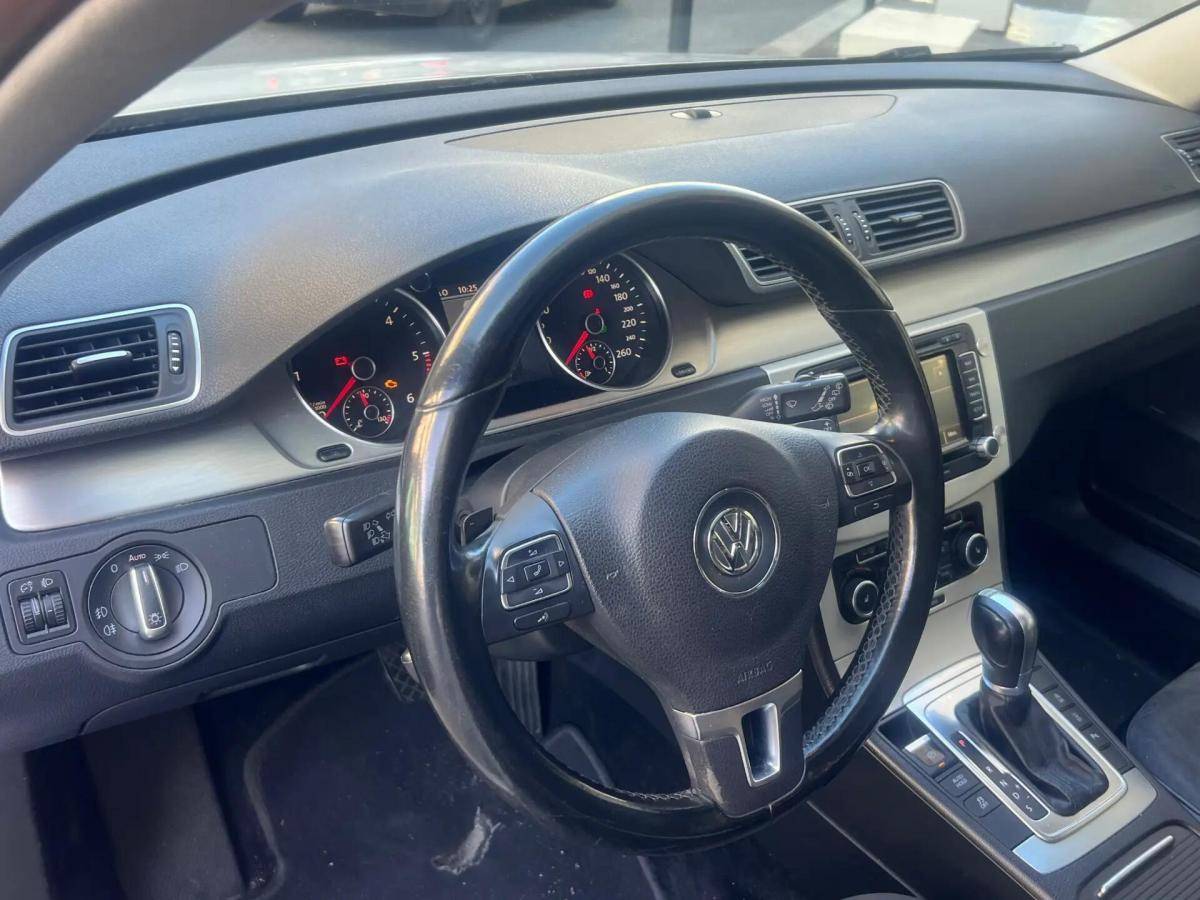 volkswagen-passat-variant-2011-diesel-1968cc