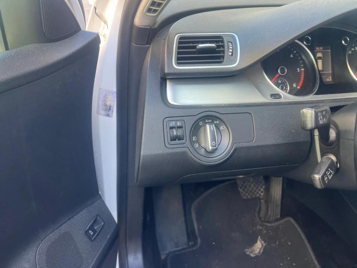 volkswagen-passat-variant-2011-diesel-1968cc