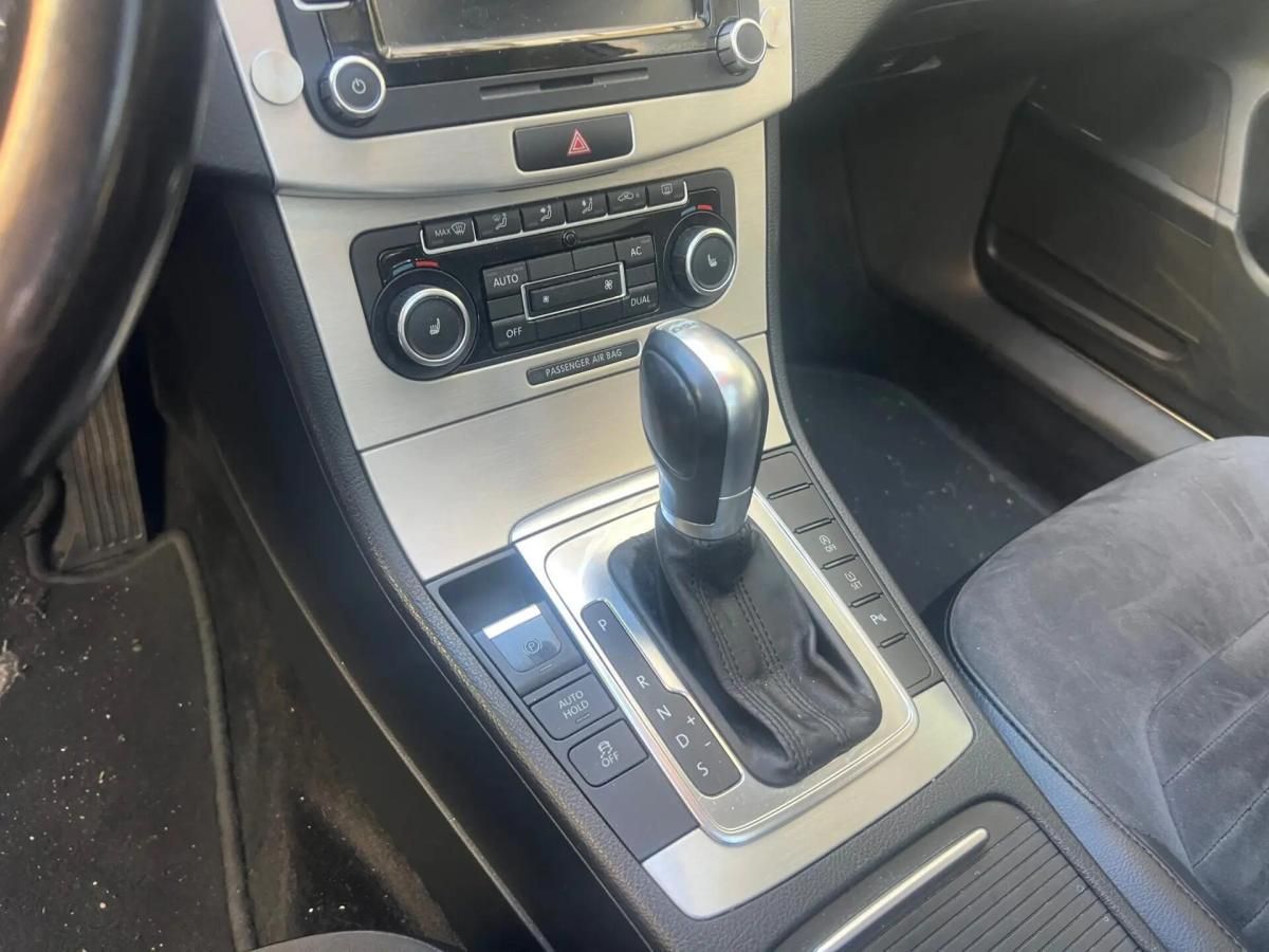 volkswagen-passat-variant-2011-diesel-1968cc