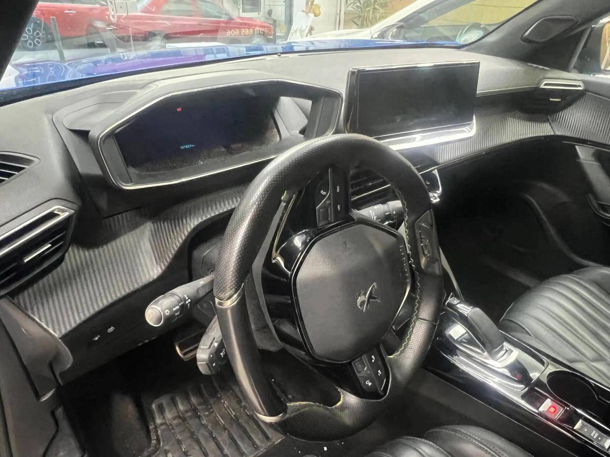 peugeot-e-2008-2022-eletrico-0cc