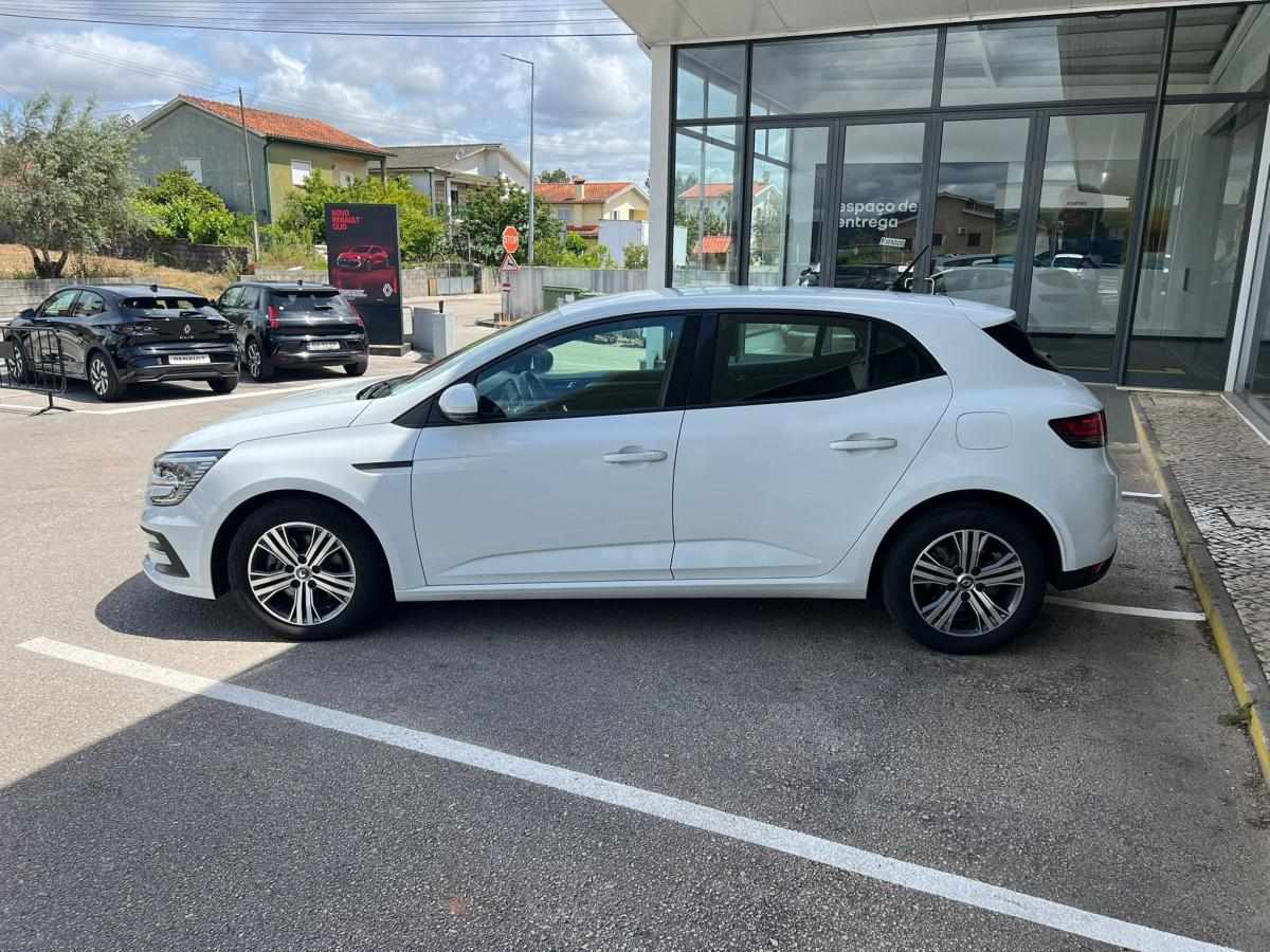 renault-megane-2022-hibrido-a-gasolina-1598cc
