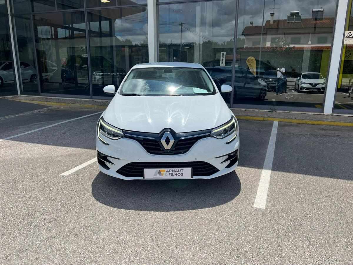 renault-megane-2022-hibrido-a-gasolina-1598cc