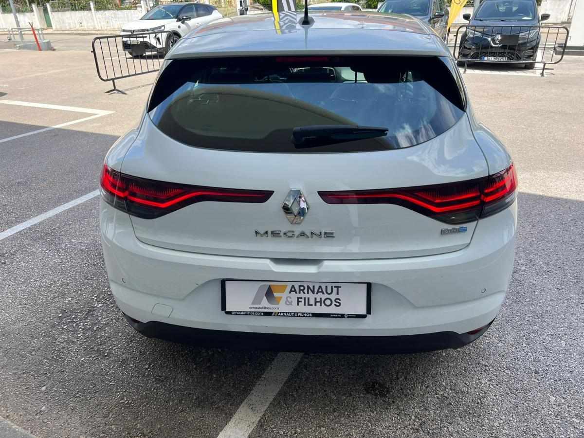 renault-megane-2022-hibrido-a-gasolina-1598cc