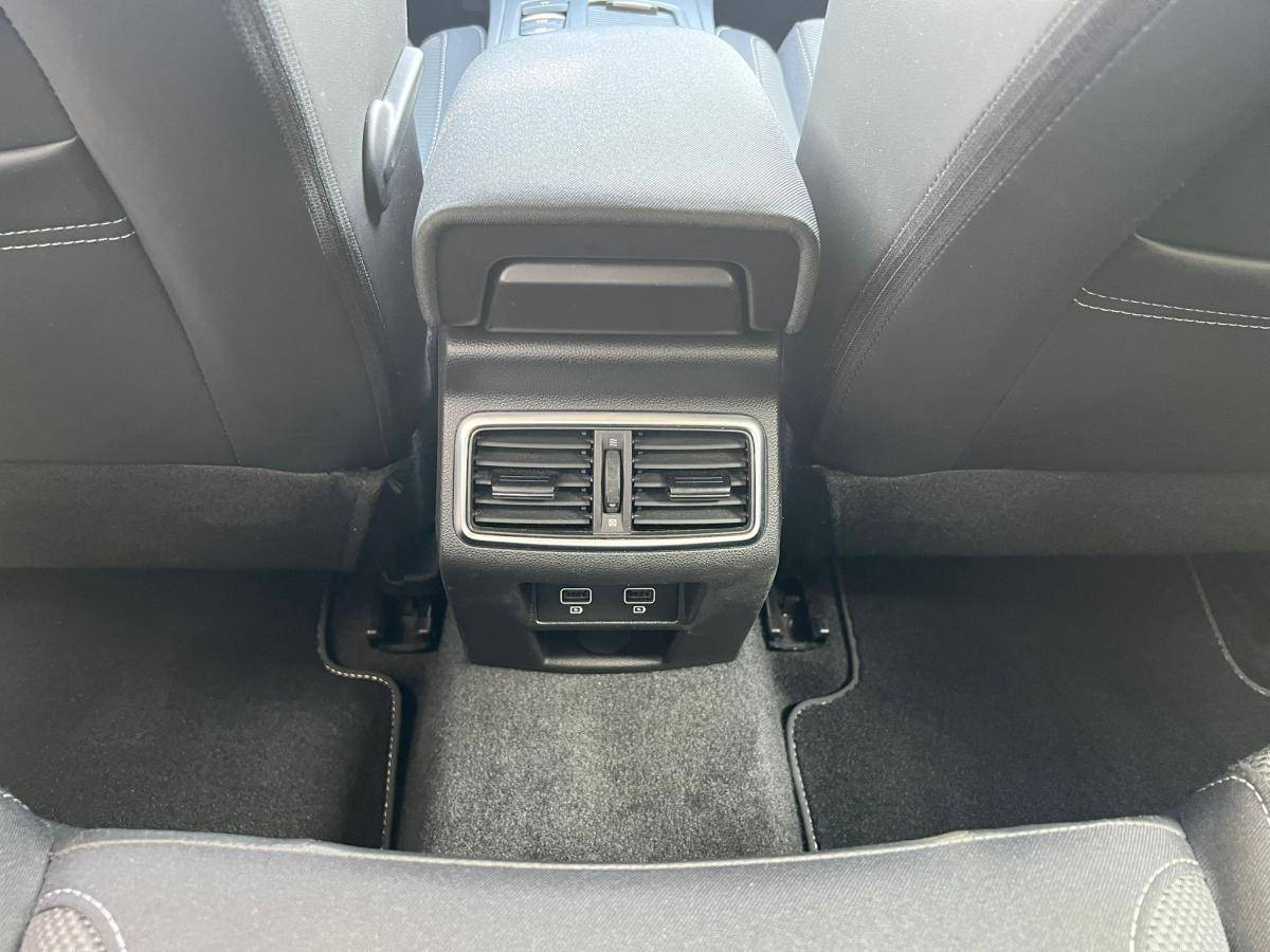 renault-megane-2022-hibrido-a-gasolina-1598cc