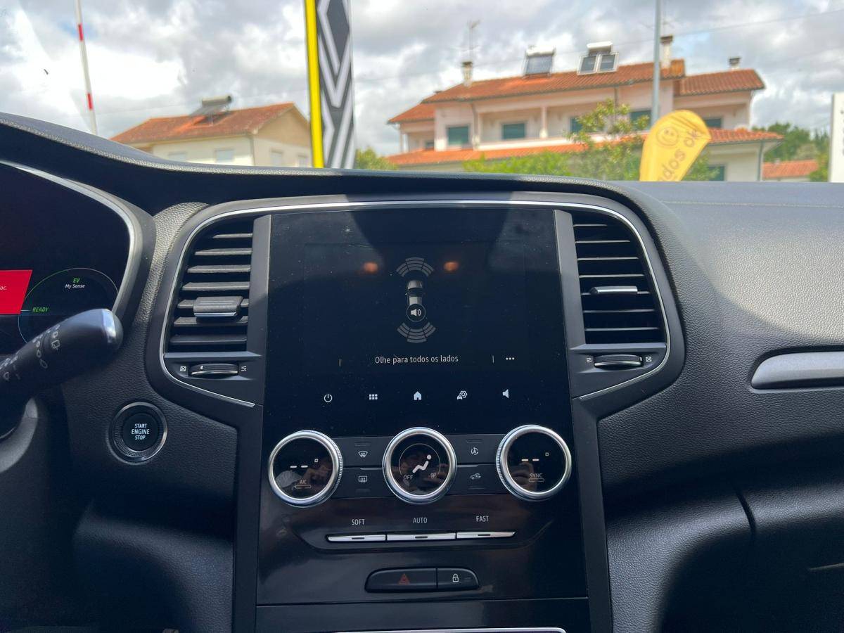 renault-megane-2022-hibrido-a-gasolina-1598cc