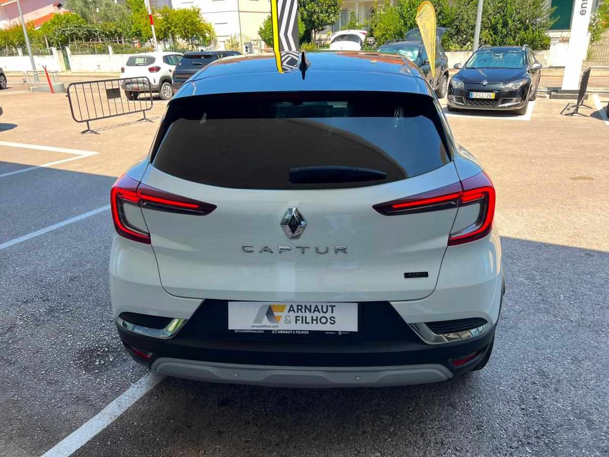renault-captur-2023-hibrido-a-gasolina-1598cc