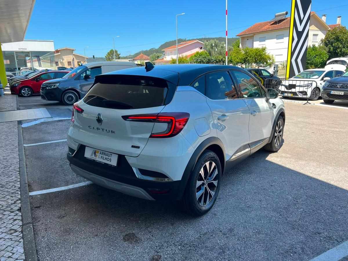 renault-captur-2023-hibrido-a-gasolina-1598cc