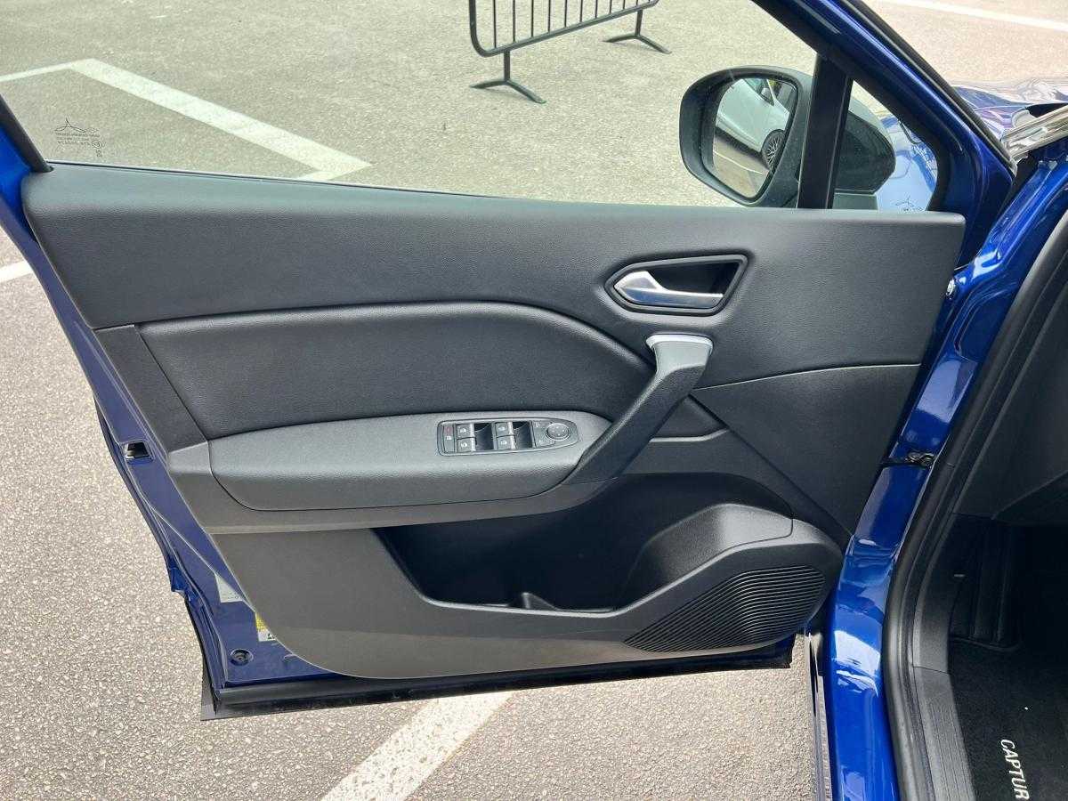 renault-captur-2023-hibrido-a-gasolina-1598cc