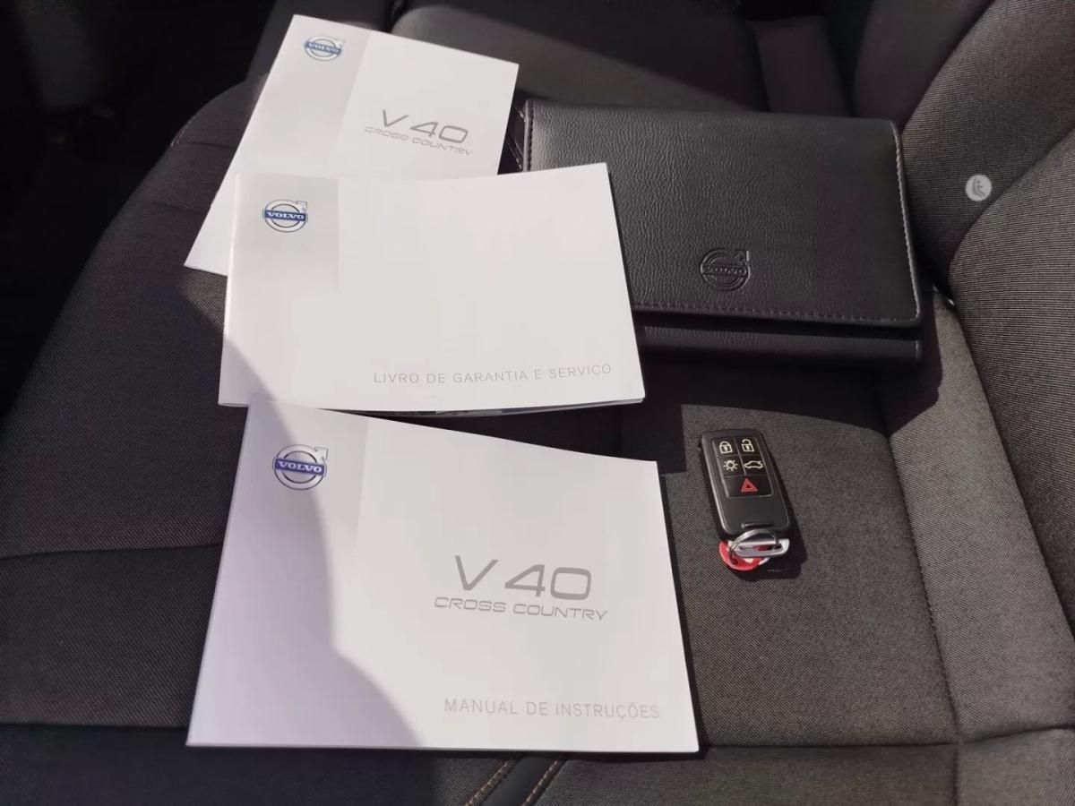 volvo-v40-cross-country-2014-diesel-1560cc