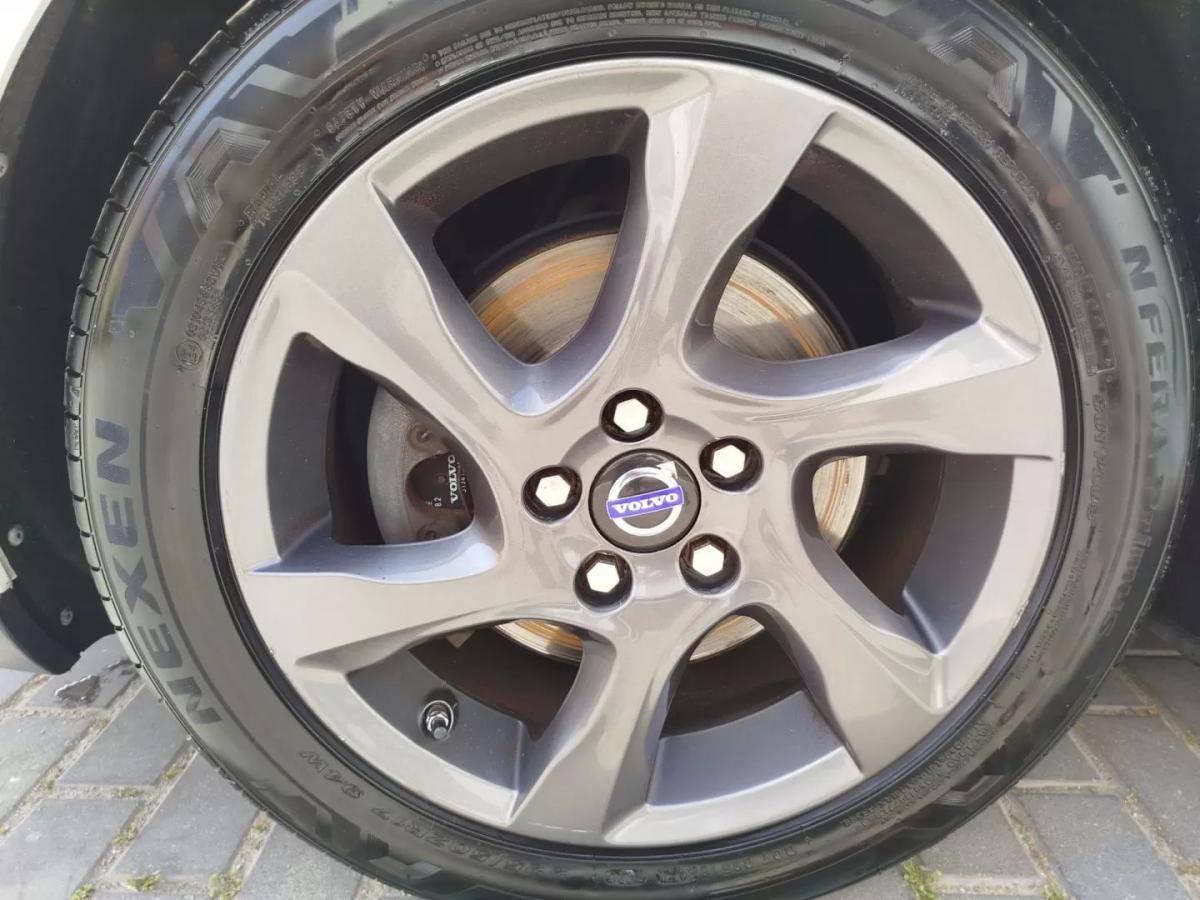 volvo-v40-cross-country-2014-diesel-1560cc