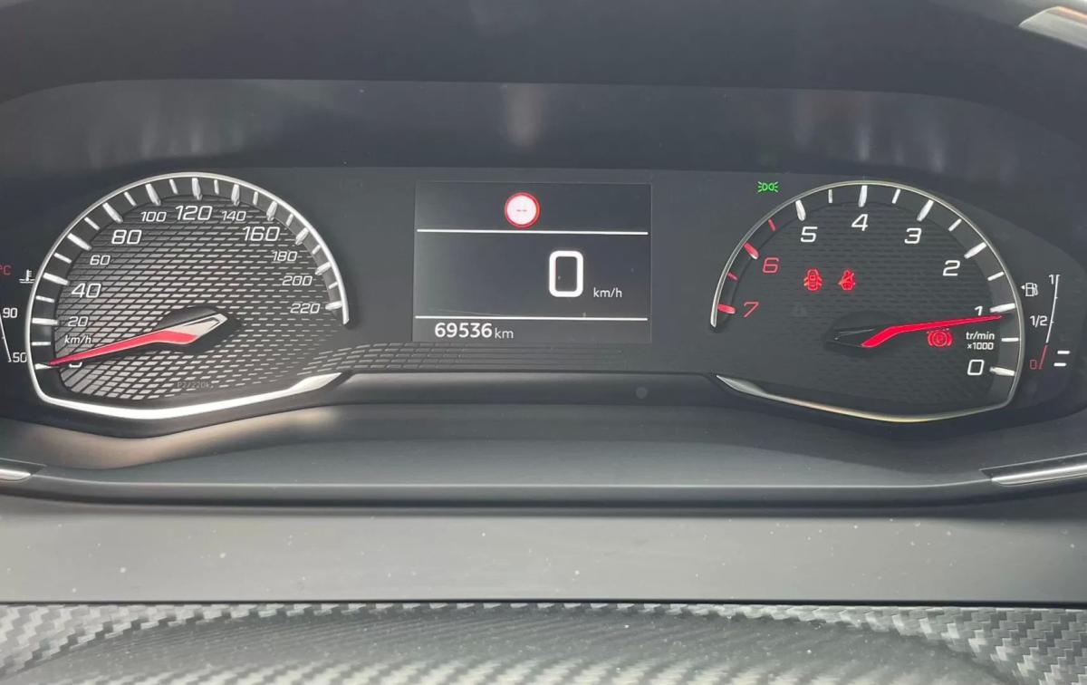 peugeot-2008-2023-gasolina-1199cc