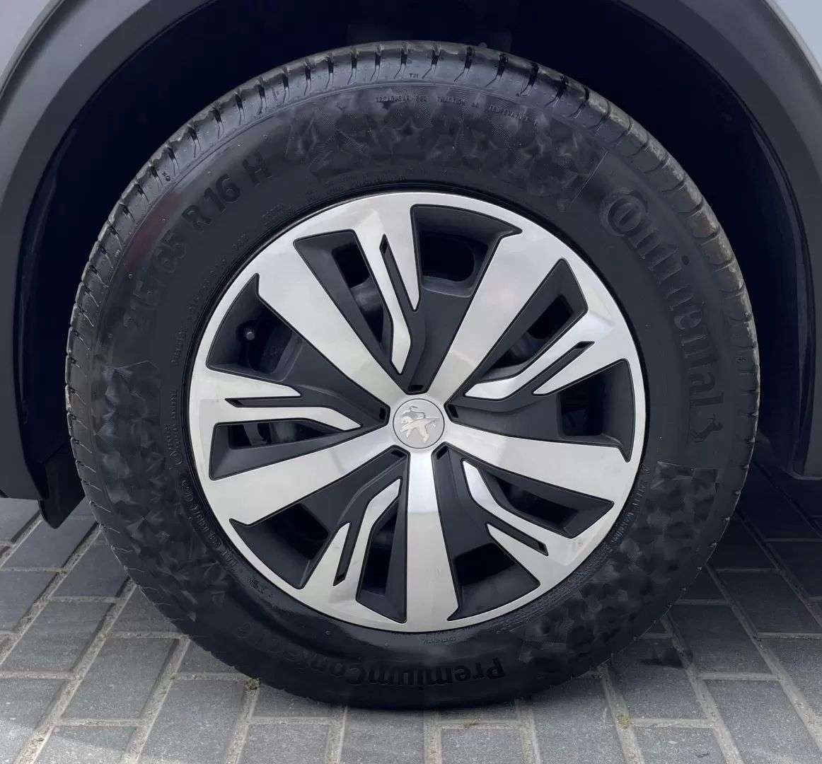 peugeot-2008-2023-gasolina-1199cc