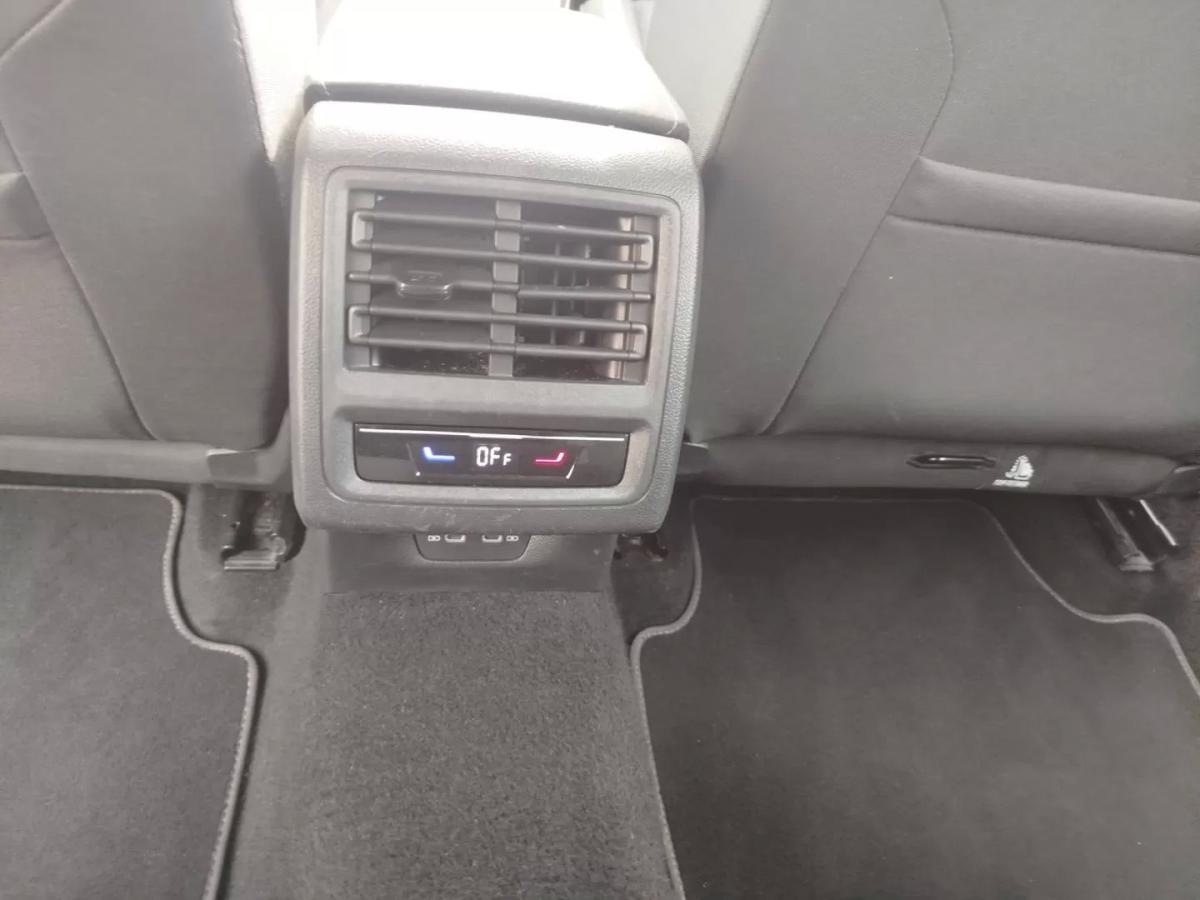 volkswagen-golf-variant-2022-diesel-1968cc