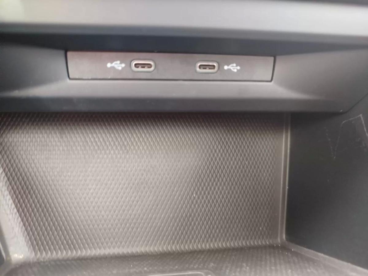 volkswagen-golf-variant-2022-diesel-1968cc