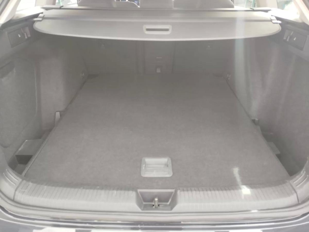 volkswagen-golf-variant-2022-diesel-1968cc