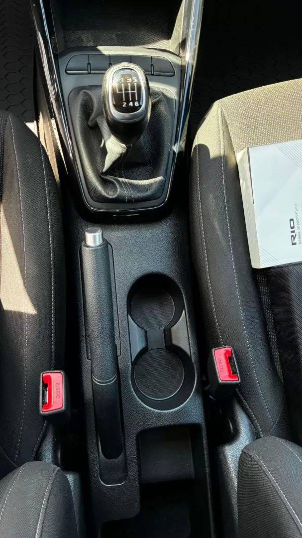 kia-rio-2021-gasolina-998cc