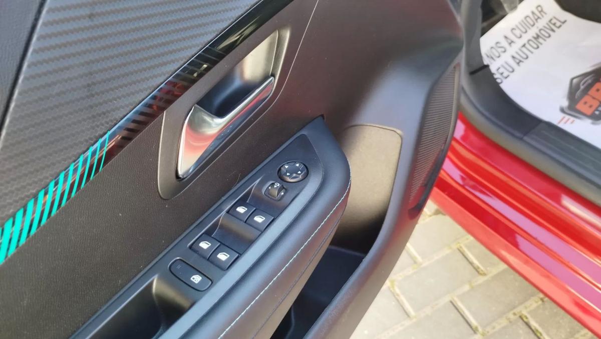 peugeot-208-2021-gasolina-1199cc