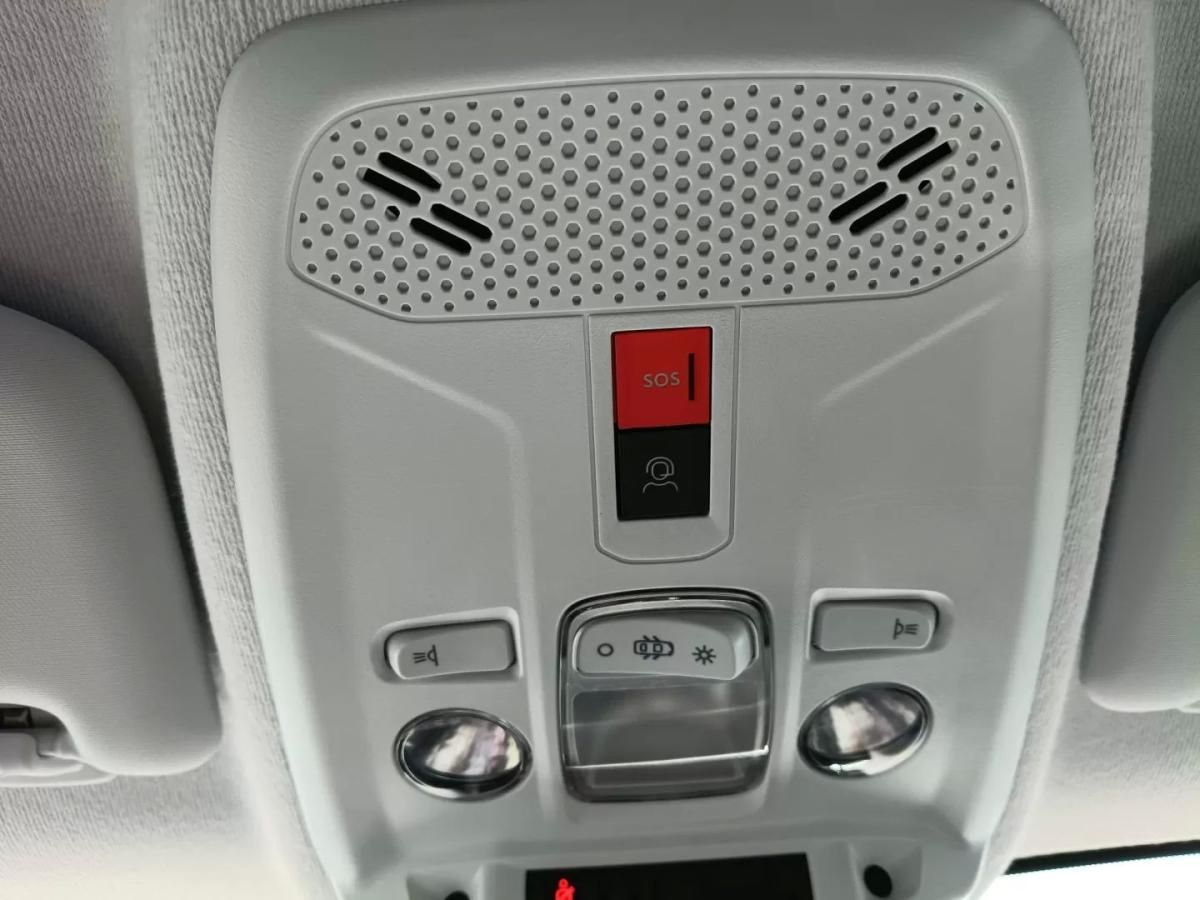 peugeot-208-2025-gasolina-1199cc